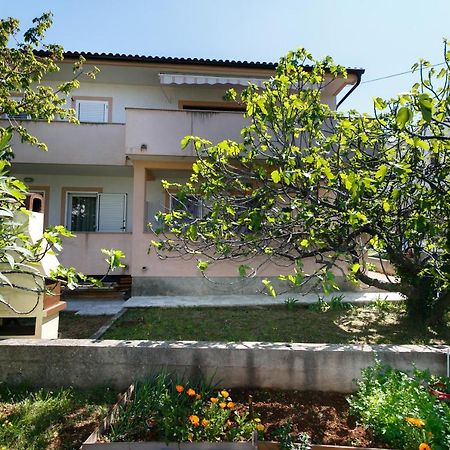 Apartments Valencic Punat Exterior photo