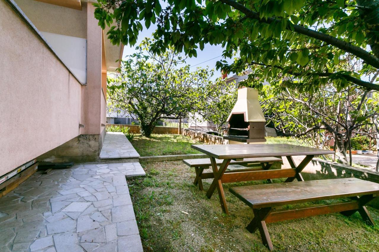 Apartments Valencic Punat Exterior photo