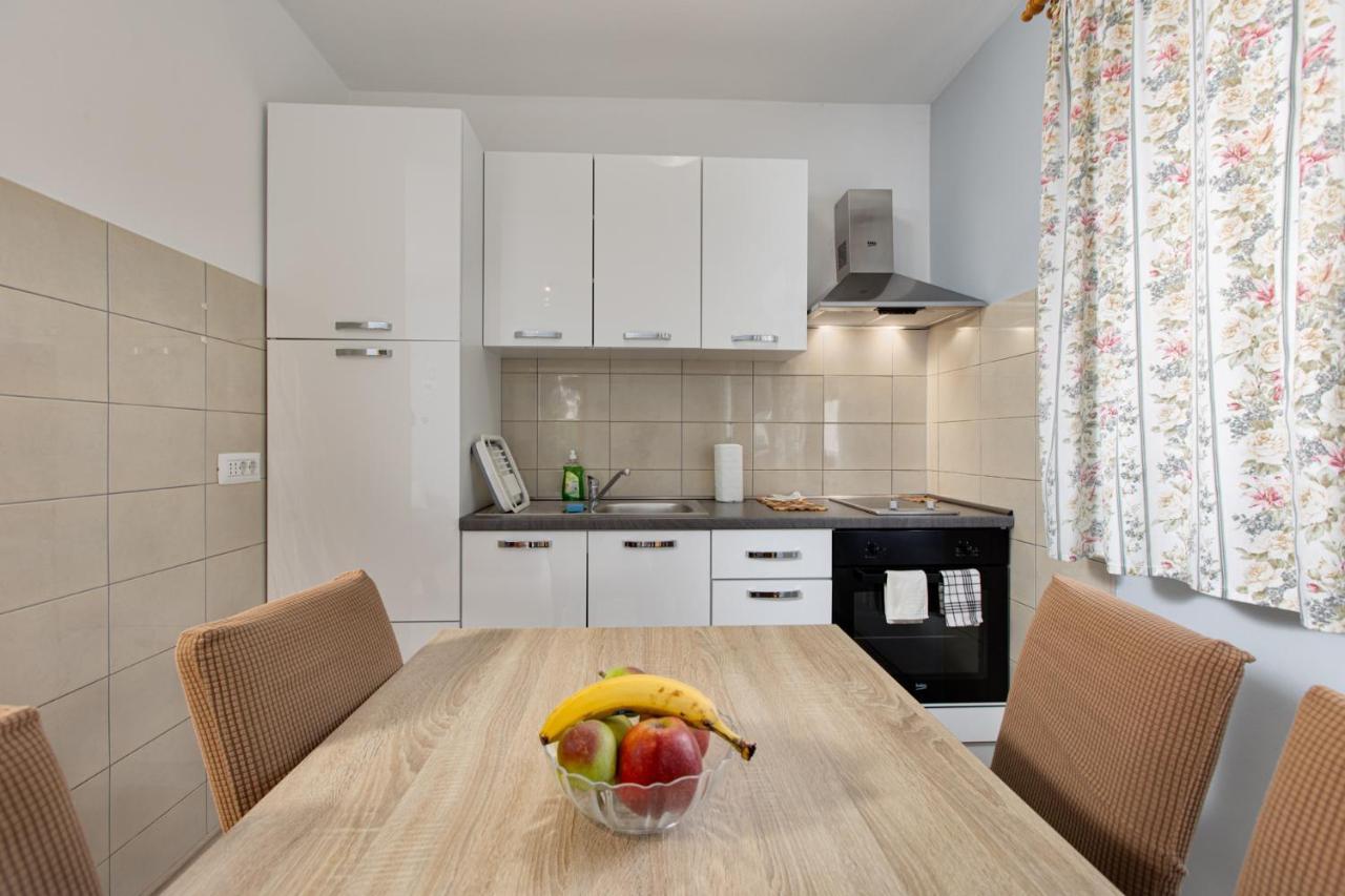Apartments Valencic Punat Exterior photo