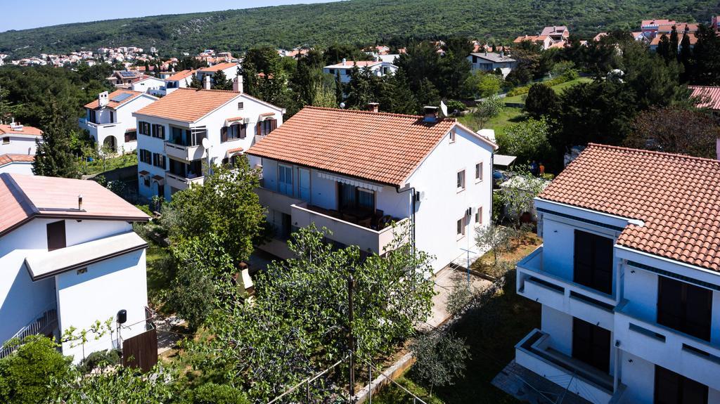 Apartments Valencic Punat Exterior photo